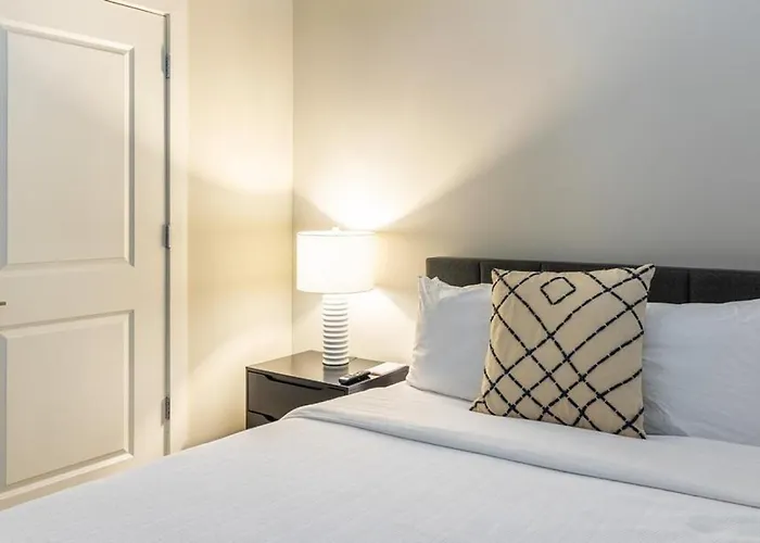 Landing Modern With Amazing Amenities *