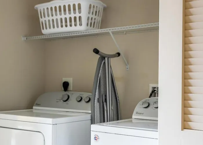 Landing Modern With Amazing Amenities * Pittsburgh