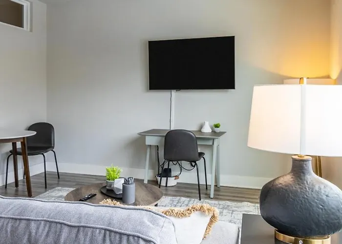 Landing Modern With Amazing Amenities Apartment Pittsburgh