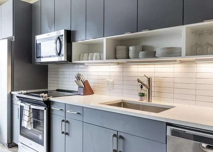 Apartment Landing Modern With Amazing Amenities *